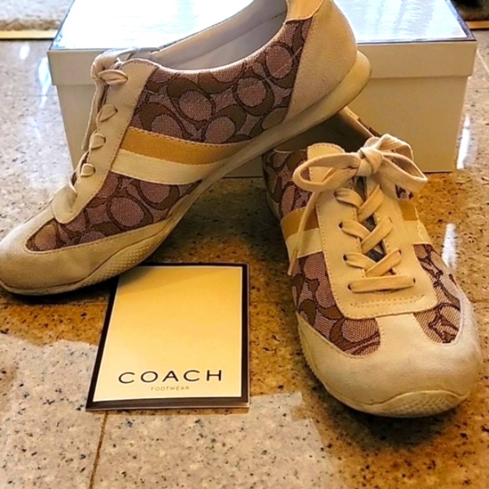 COACH Low Top Lace Up Women's White Leather Sneakers Classic Coach Print - Picture 2 of 7